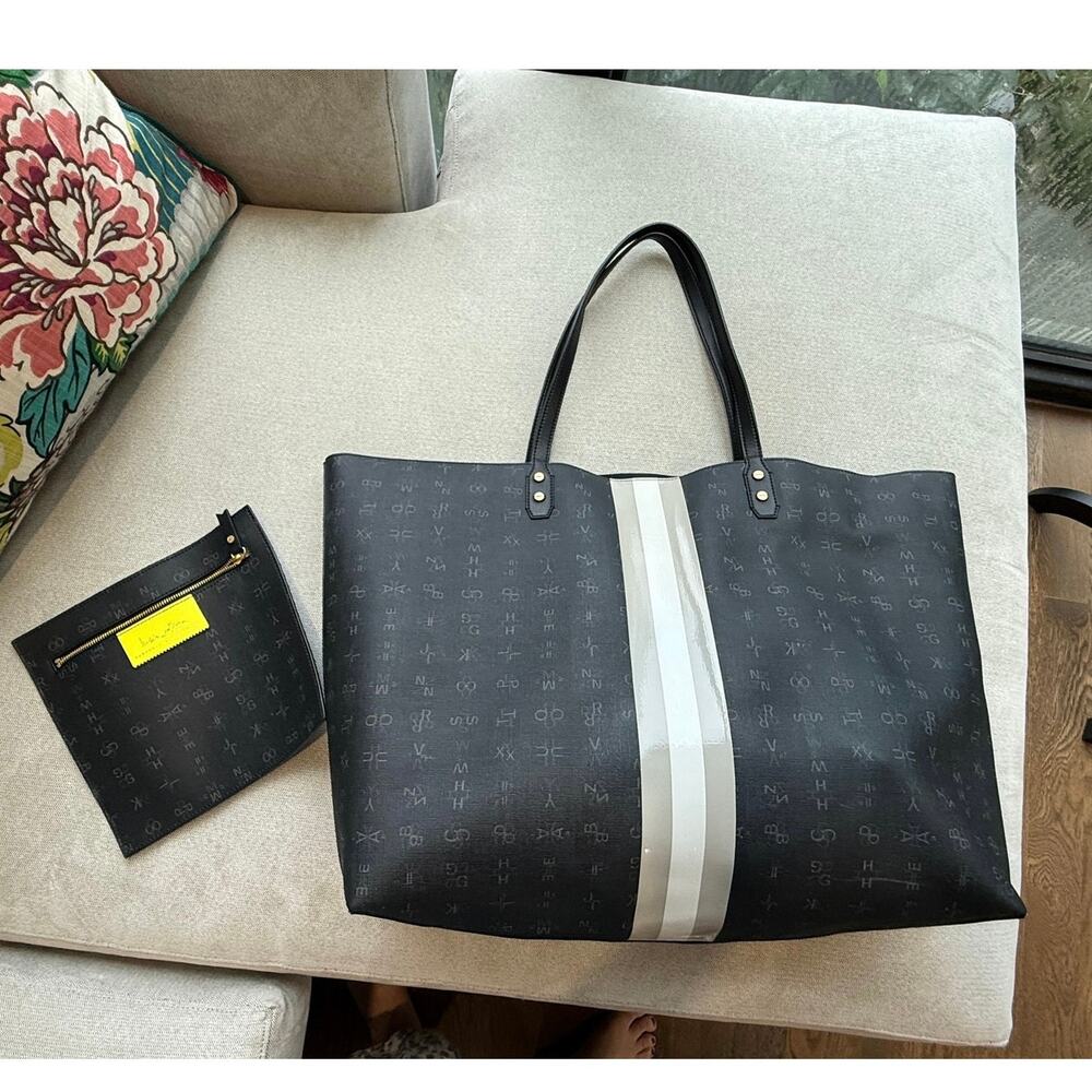 India Hicks Vinyl Oversized Tote Bag w Removable Inner Zip Pouch